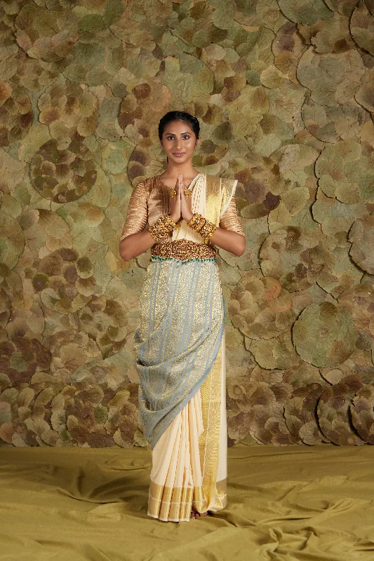 Aarthi in Pearl River x Shell /ಬೂದಿ x ಶಂಕು Aarthi Saree